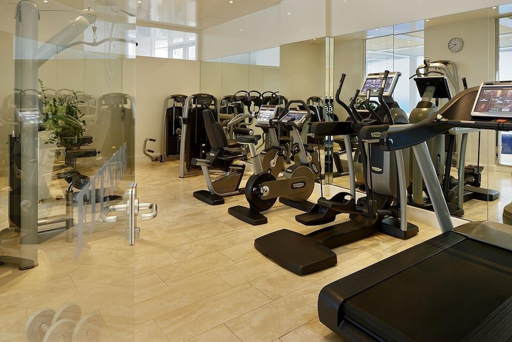 콜롬비 호텔 프라이부르크 임 브리스가우 외부 사진 A gym in a hotel