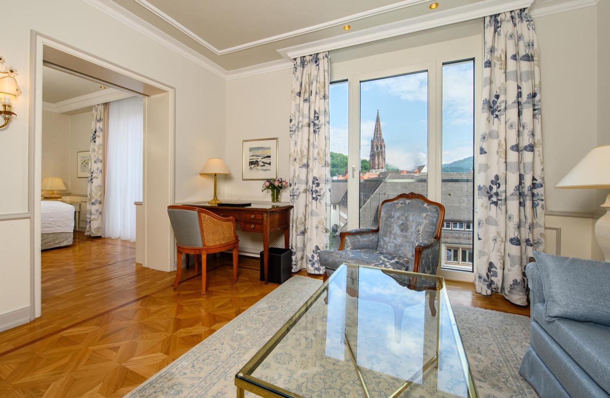 콜롬비 호텔 프라이부르크 임 브리스가우 외부 사진 A suite at the Hotel de la Ville