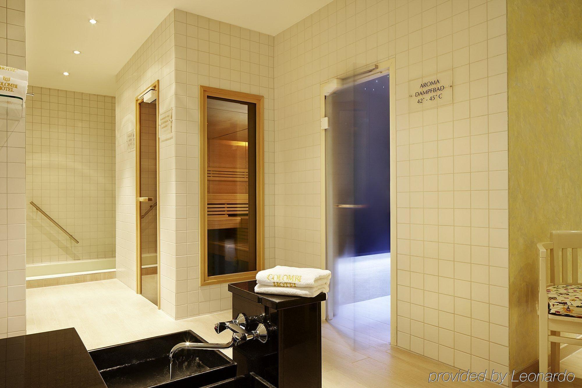 콜롬비 호텔 프라이부르크 임 브리스가우 외부 사진 A modern Finnish sauna