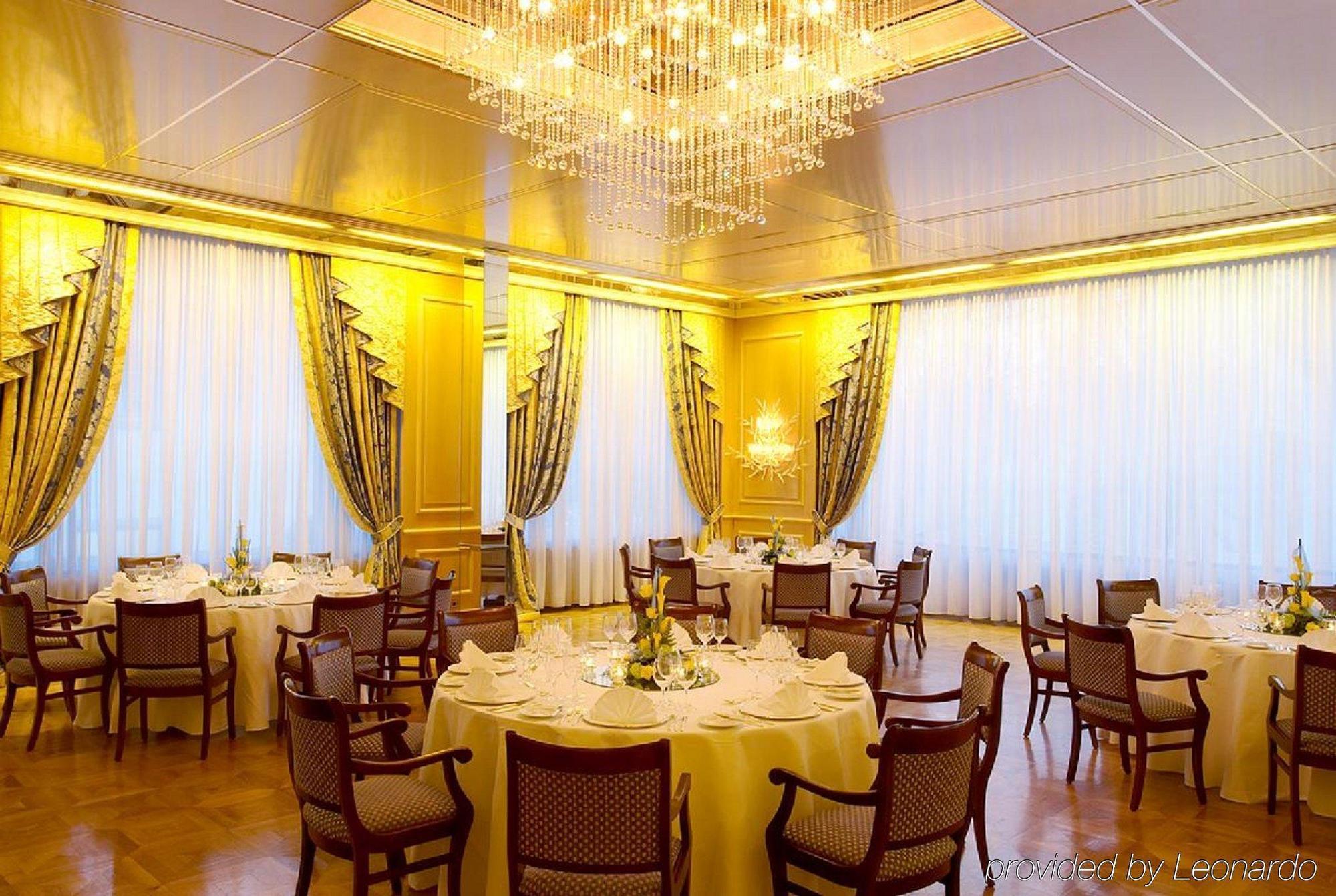 콜롬비 호텔 프라이부르크 임 브리스가우 시설 사진 The interior of the restaurant