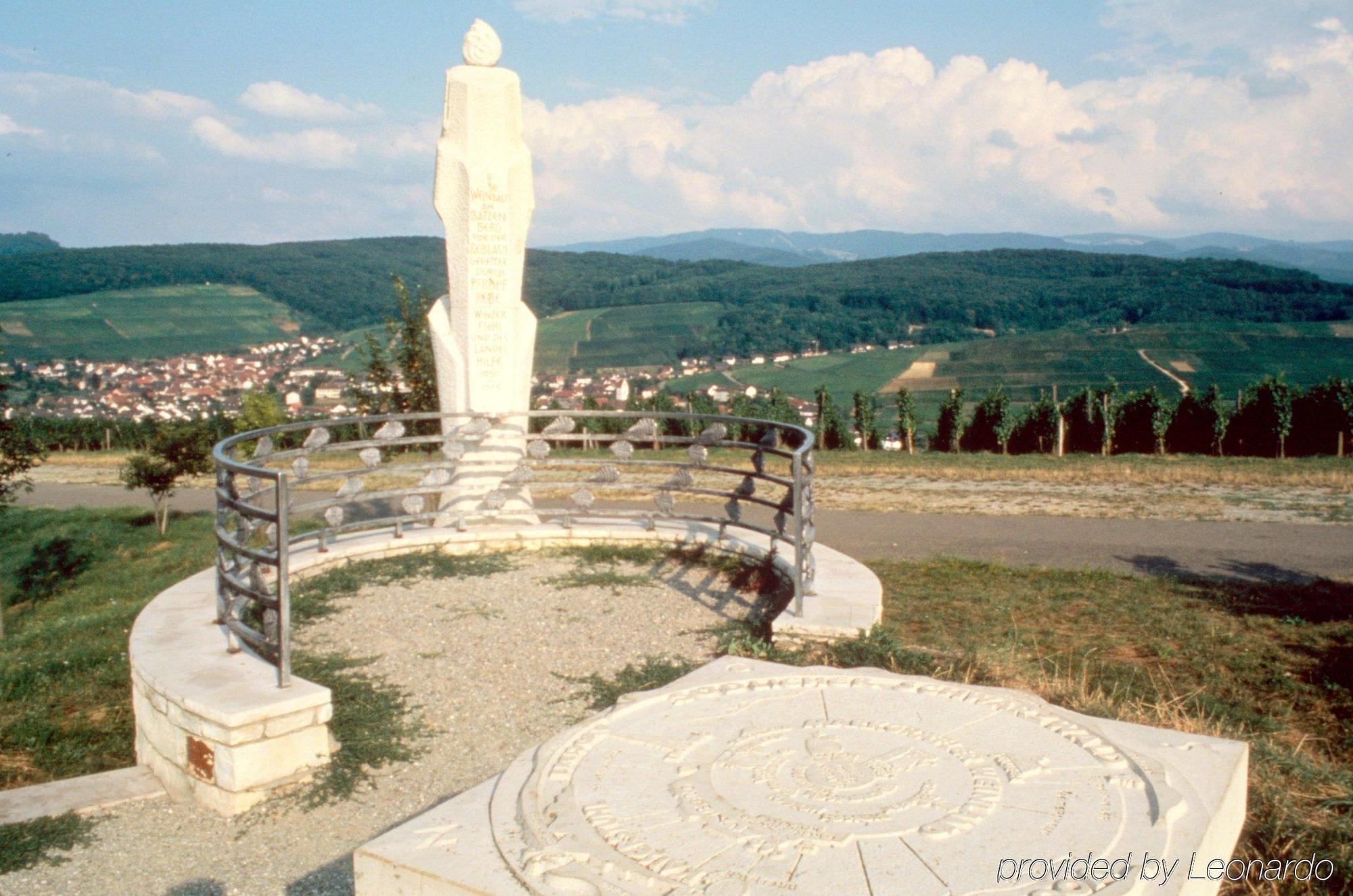 콜롬비 호텔 프라이부르크 임 브리스가우 외부 사진 The Virgin of the Mountain