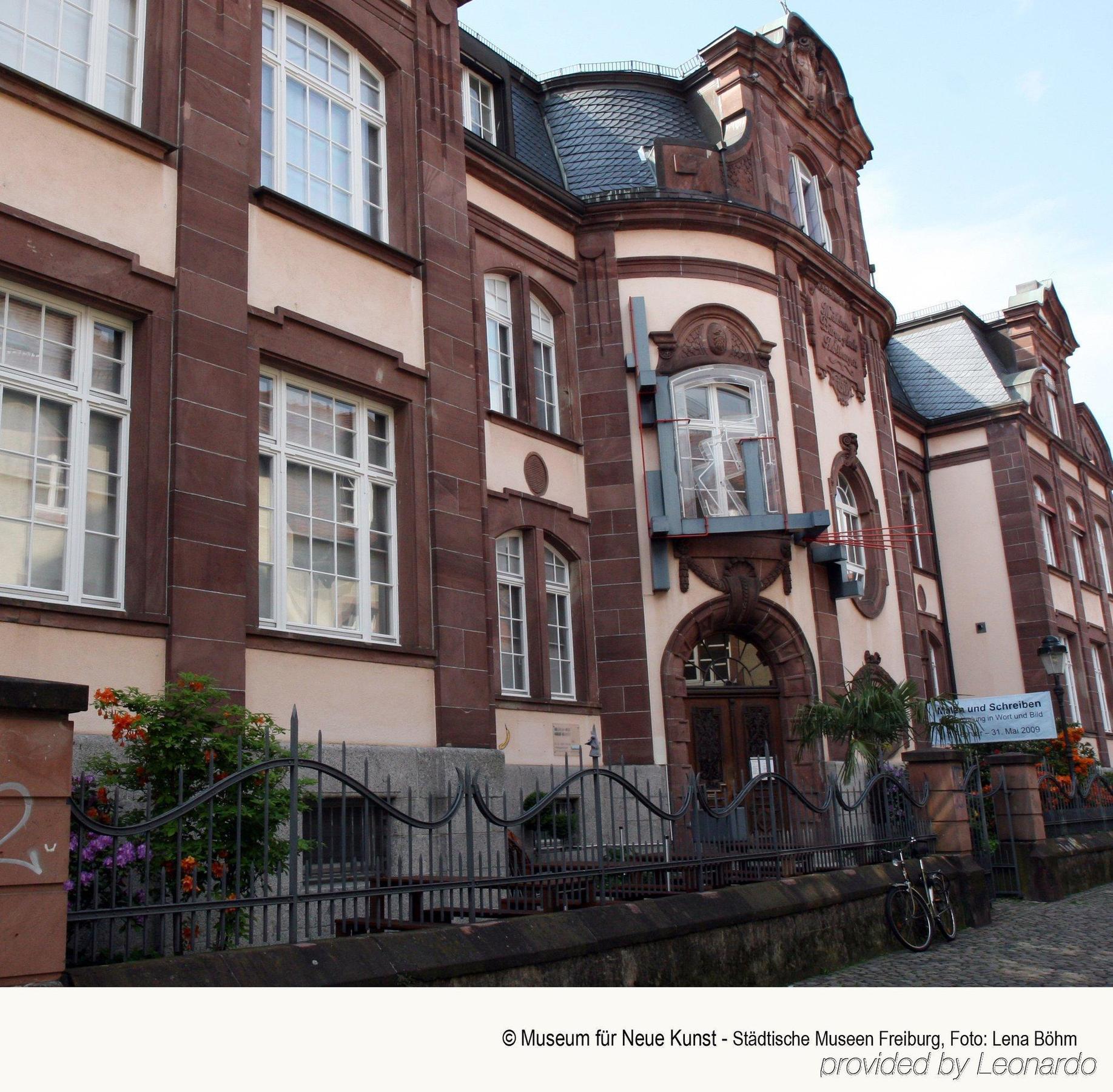 콜롬비 호텔 프라이부르크 임 브리스가우 외부 사진 The town hall in Bergstraße
