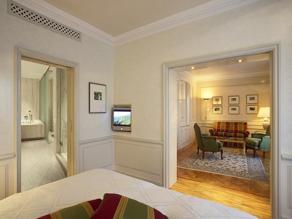 콜롬비 호텔 프라이부르크 임 브리스가우 외부 사진 A suite at the hotel