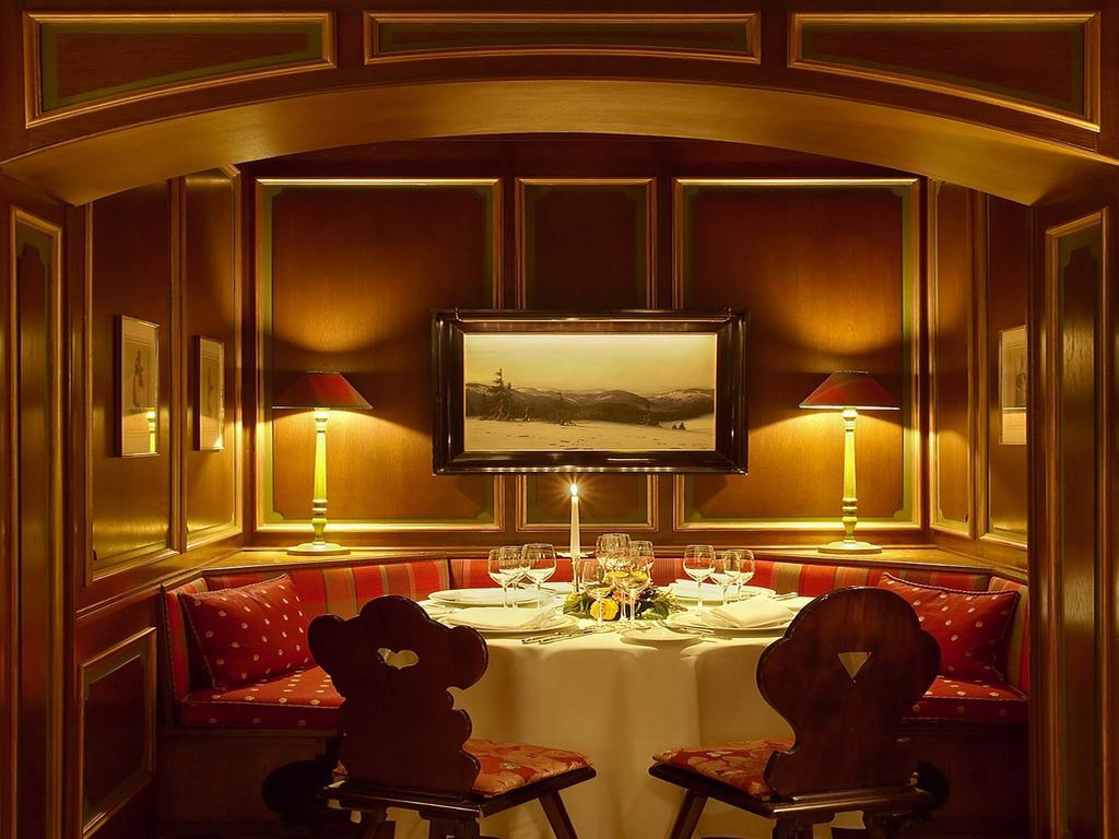 콜롬비 호텔 프라이부르크 임 브리스가우 외부 사진 The restaurant's interior