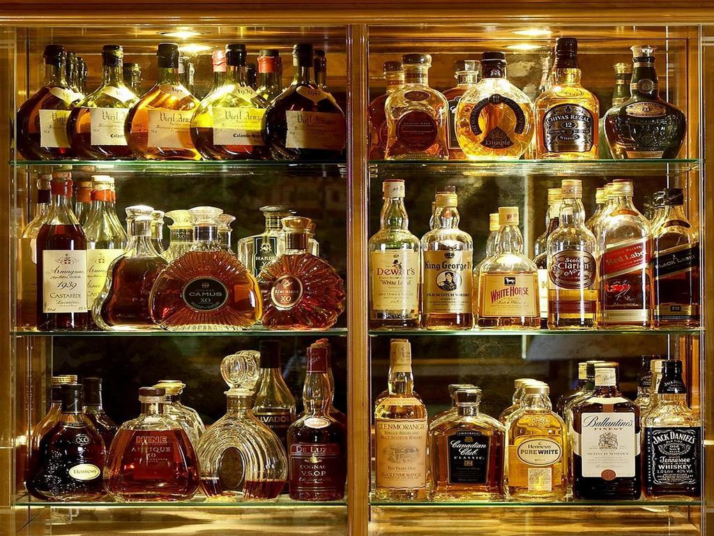 콜롬비 호텔 프라이부르크 임 브리스가우 외부 사진 A selection of cognacs