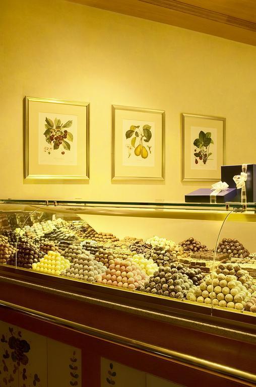 콜롬비 호텔 프라이부르크 임 브리스가우 외부 사진 Chocolate truffles
