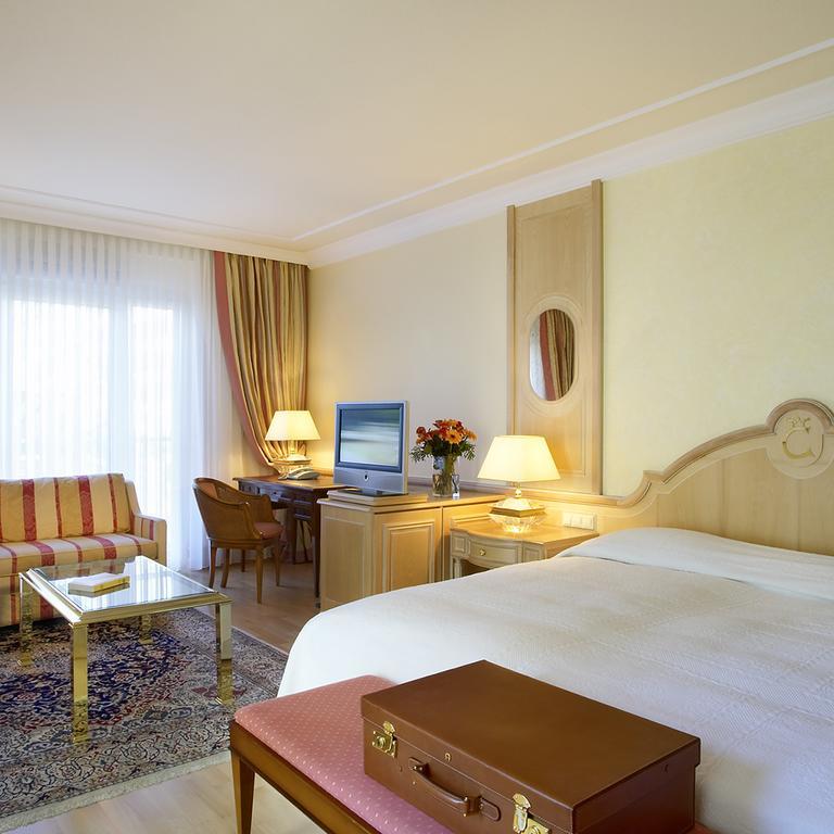 콜롬비 호텔 프라이부르크 임 브리스가우 외부 사진 A room at the hotel