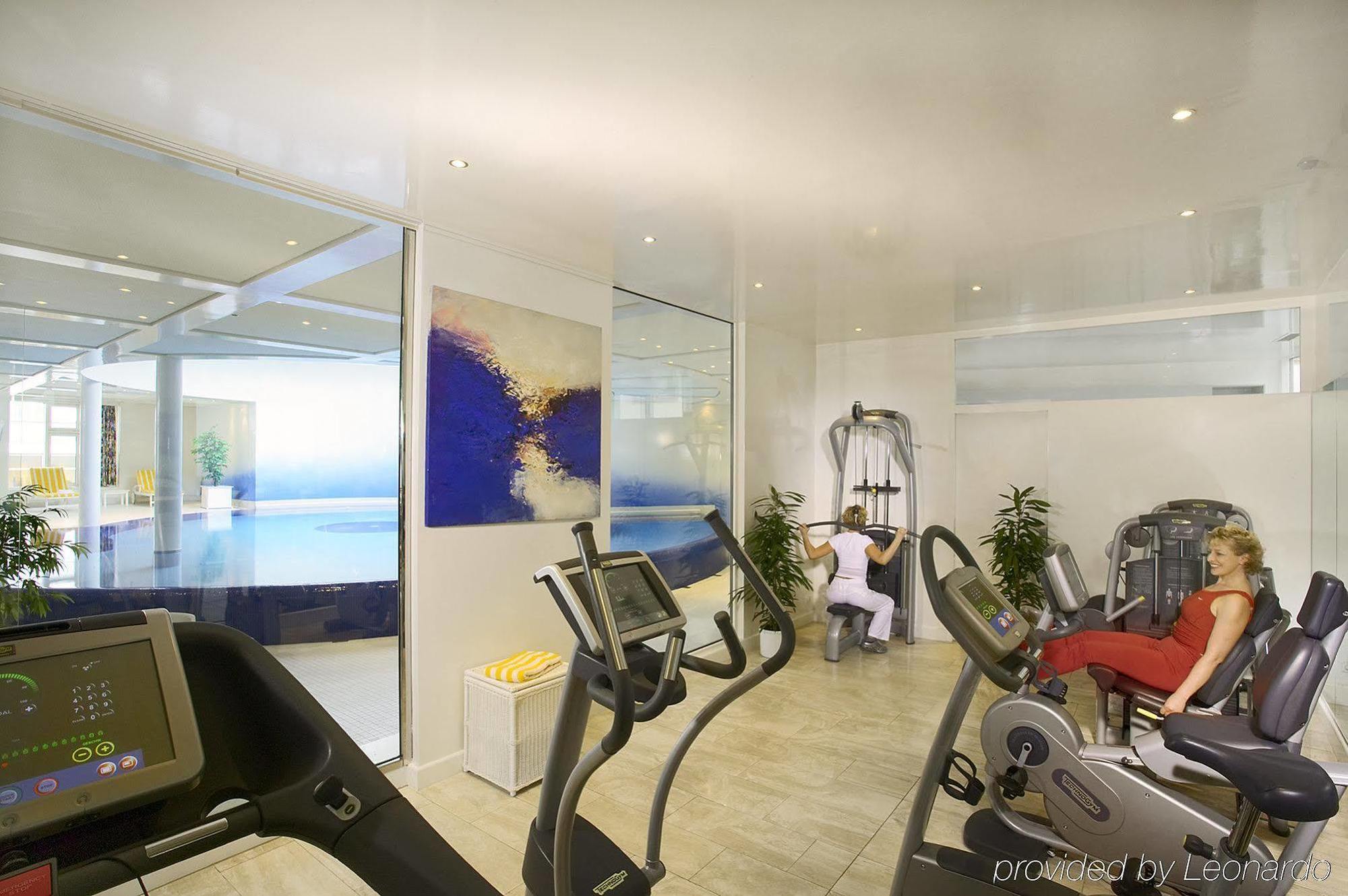 콜롬비 호텔 프라이부르크 임 브리스가우 외부 사진 The gym at the hotel