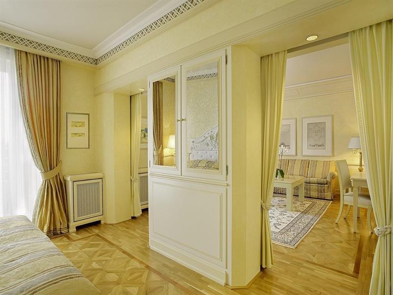 콜롬비 호텔 프라이부르크 임 브리스가우 외부 사진 Suite at the Hotel de Crillon